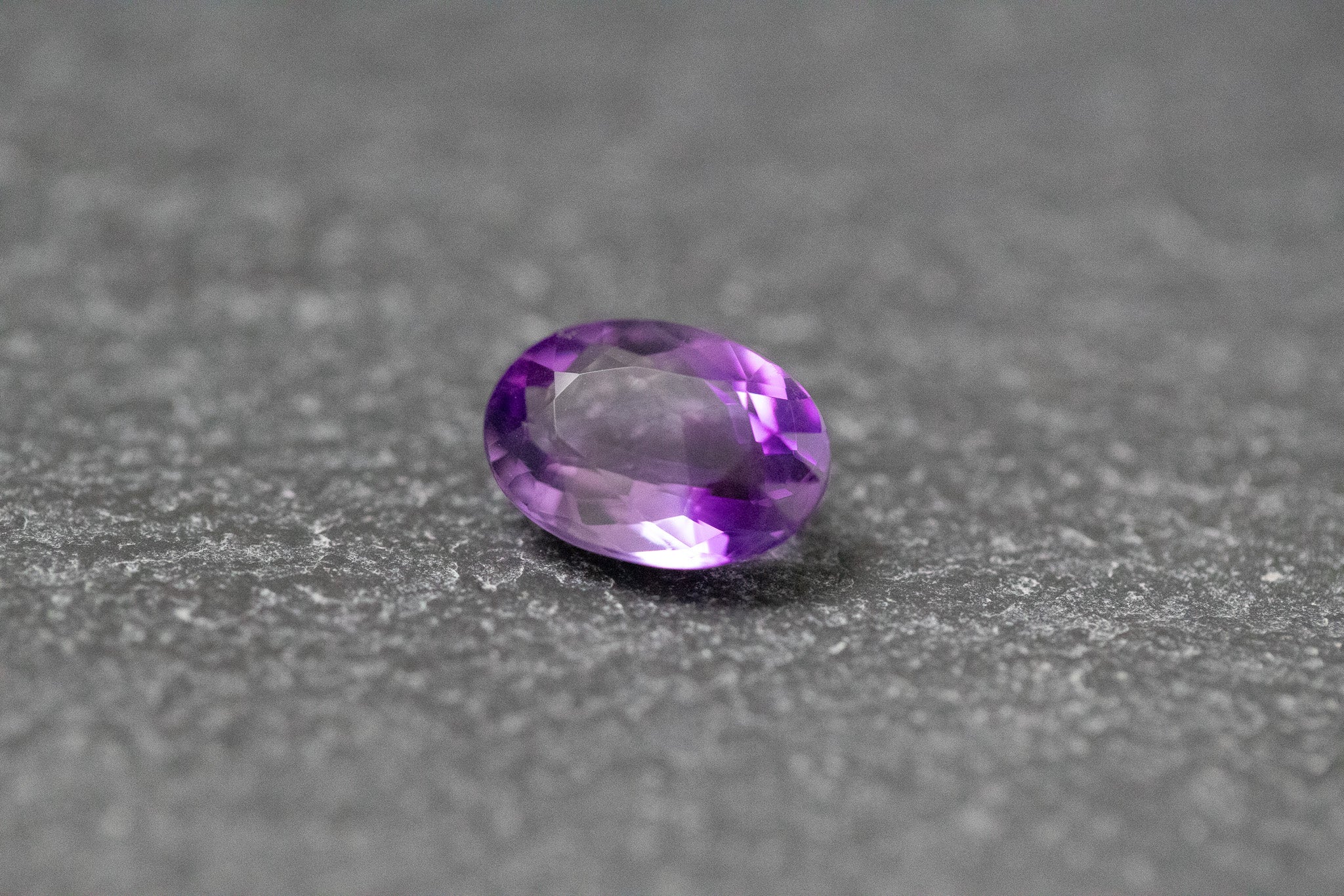 Amethyst, oval, facettiert
