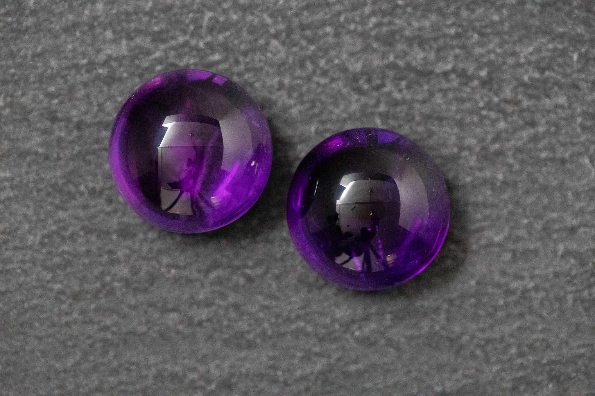 Amethyst Paar, rund, cabochon