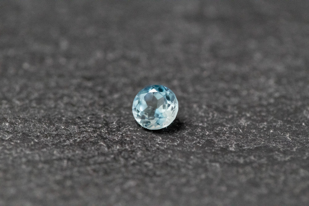 Aquamarin, rund, facettiert, hellblau