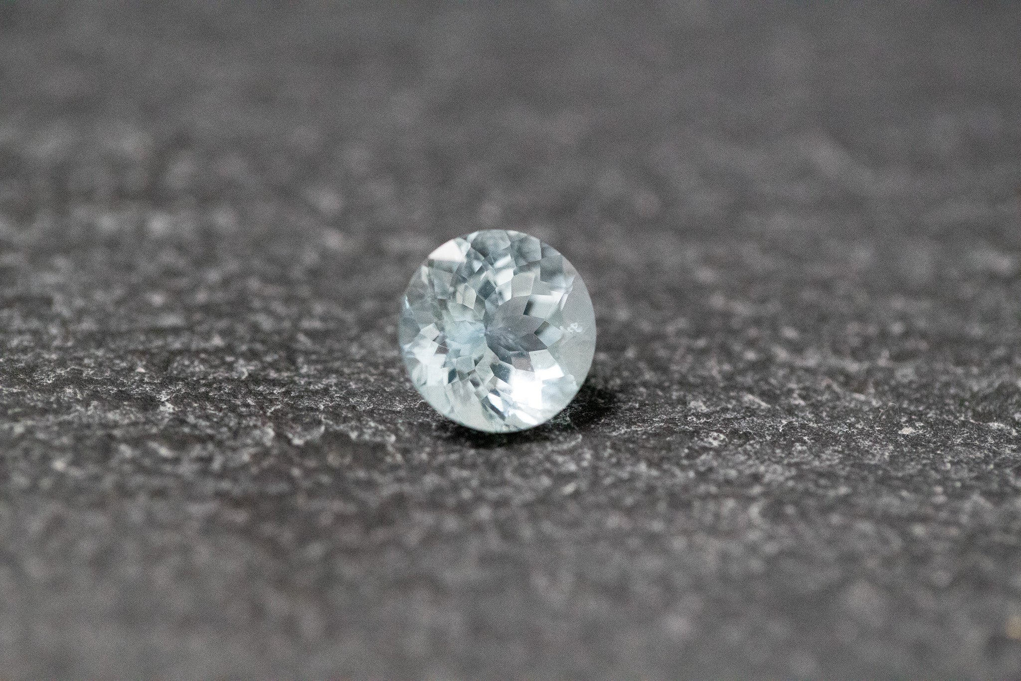 Aquamarin, rund, facettiert
