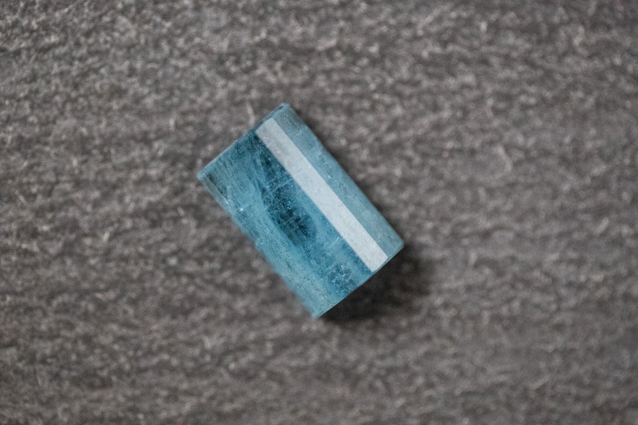 Aquamarin in Fantasieform, blau