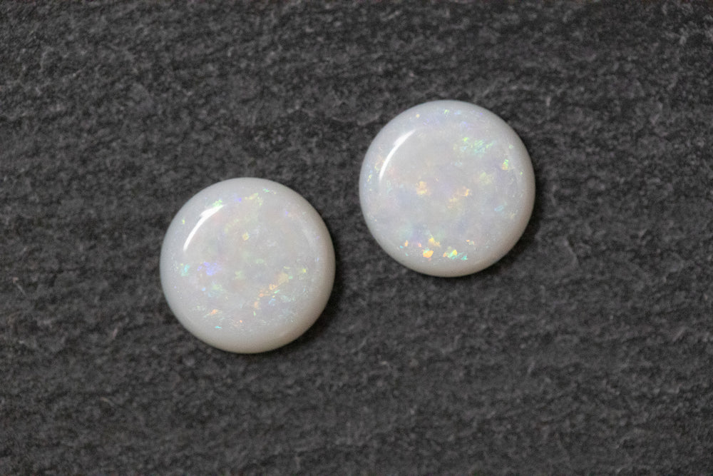 Weissopal, Paar, rund, blau, grün, rot