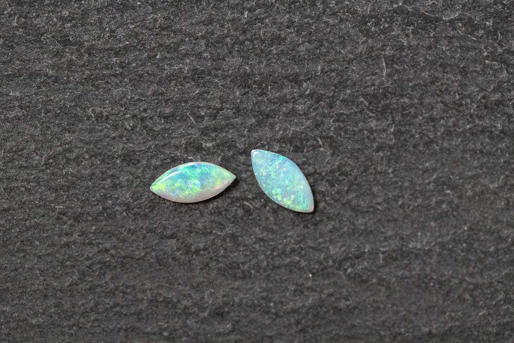 Weissopal Paar, Navetten, blau, grün, violett