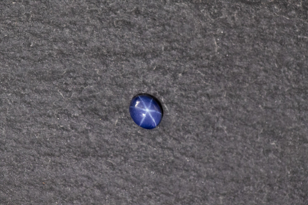 Sternsaphir oval, cabochon, blau