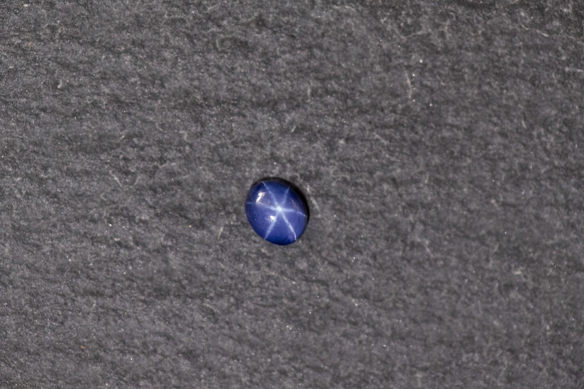 Sternsaphir oval, cabochon, blau