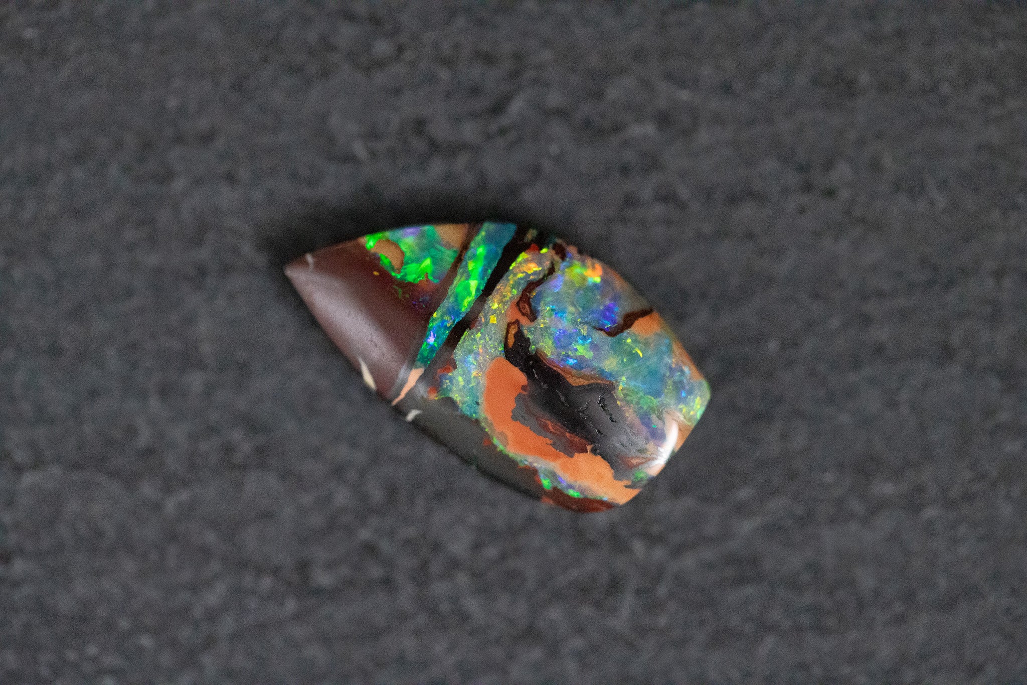 Boulderopal in grün und Blautönen 
