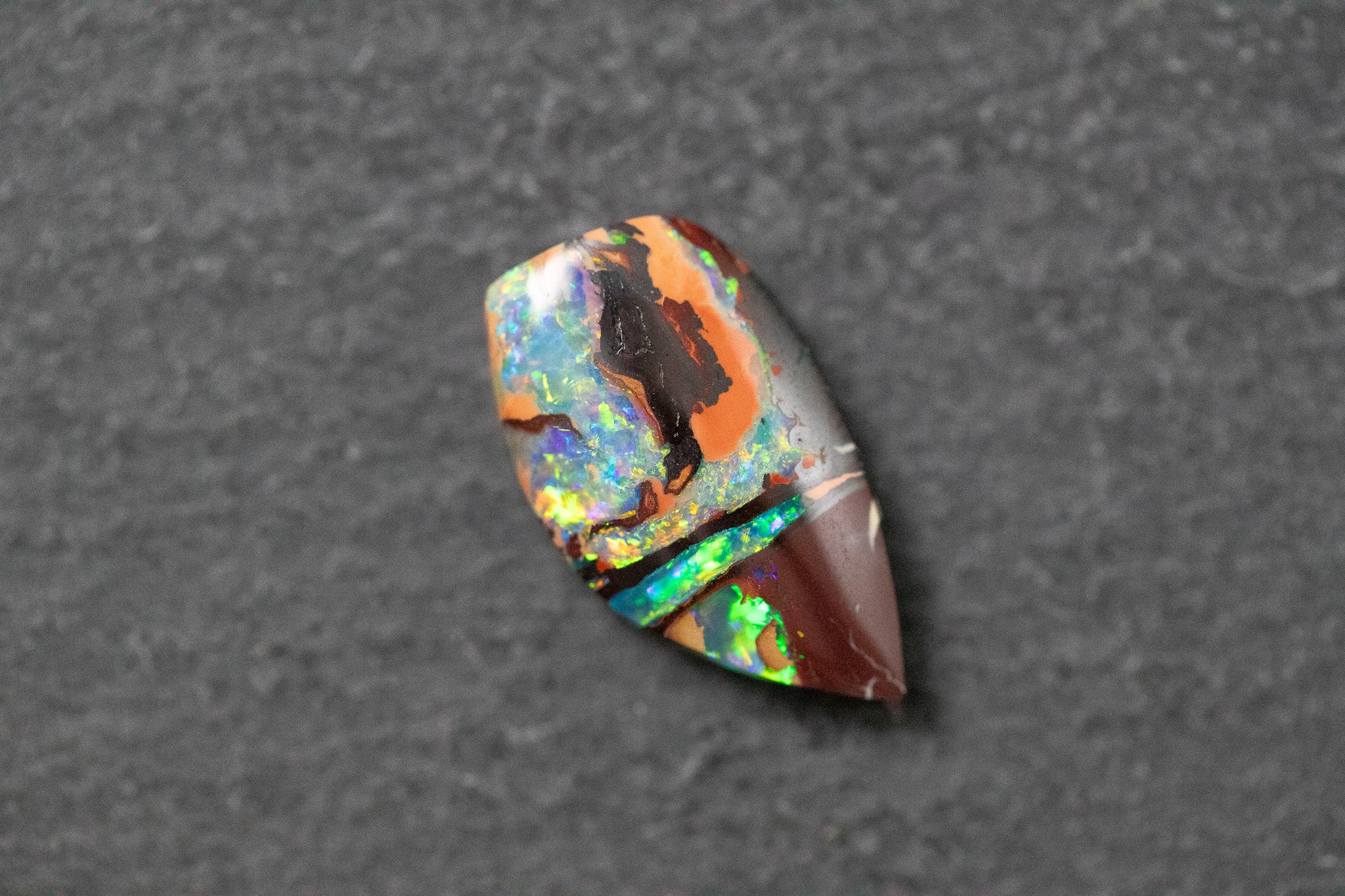 Boulderopal in grün und Blautönen