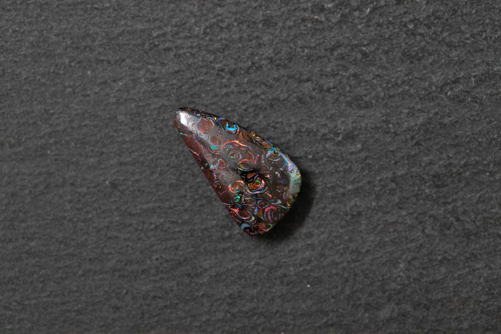 Matrixopal, Dreieck, rot, grün