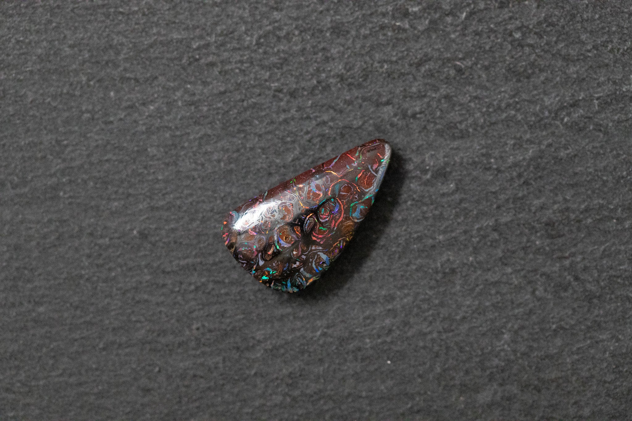 Matrixopal, Dreieck, rot, grün