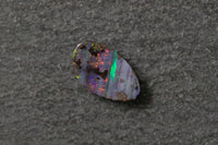 Boulderopal, Fantasieform, blau, grün, rot