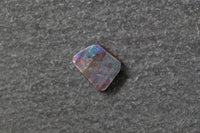 Boulderopal, Fantasieform, rot, blau, grün