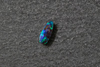 Schwarzopal, Fantasieform, blau, grün