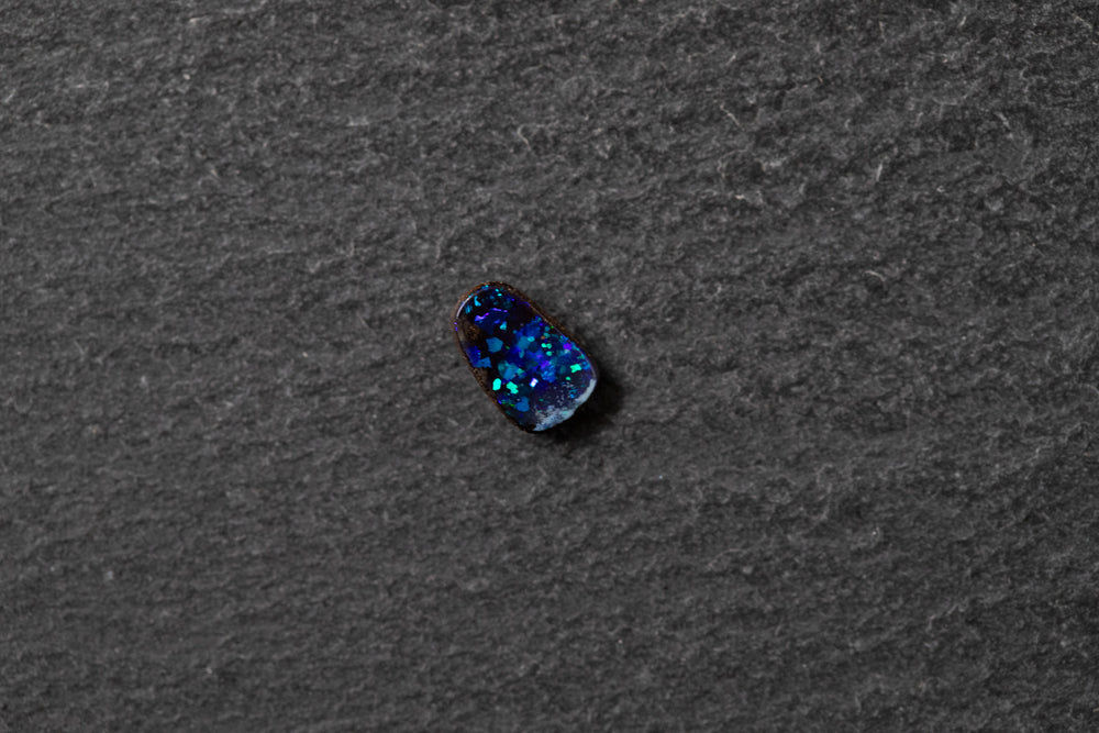 Schwarzopal, Fantasieform, dunkelblau, grün