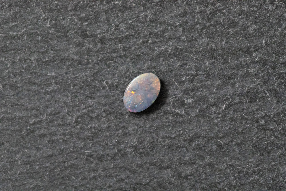 Opaldoublette, oval, blau, rot, grün