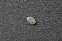 Opaldoublette, oval, blau, rot, grün