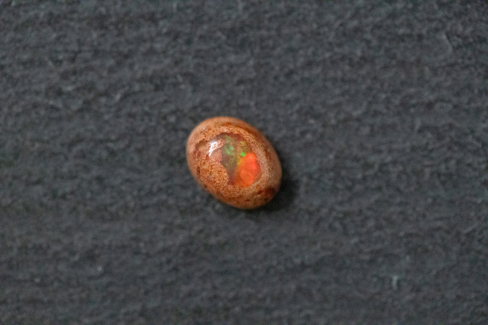 Feueropal, oval, rot, grün