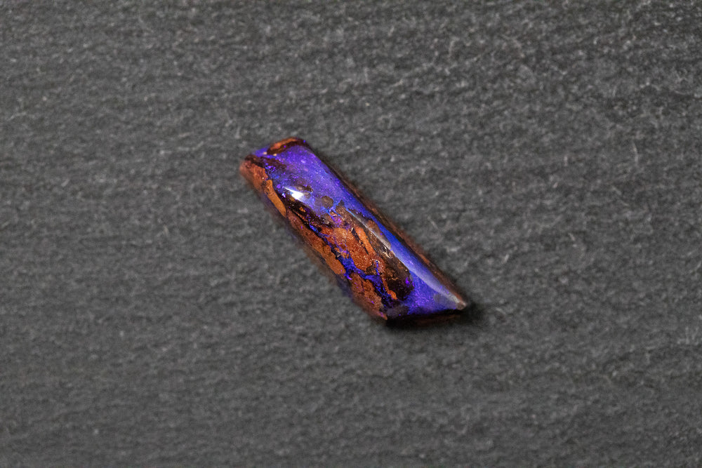 Holzopal, Fantasieform, violette, blau