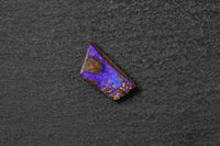 Boulderopal, fantasieform, violette
