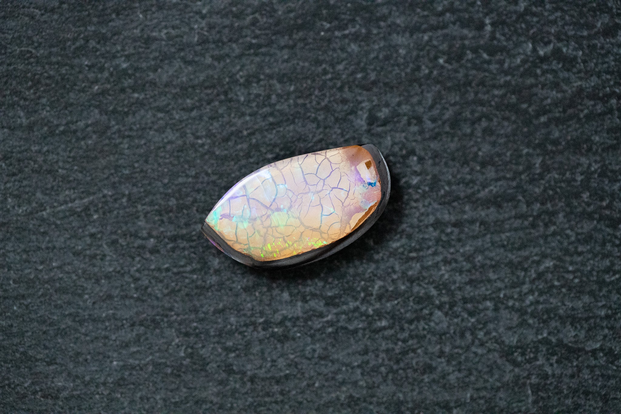 Boulderopal in Fantasieform