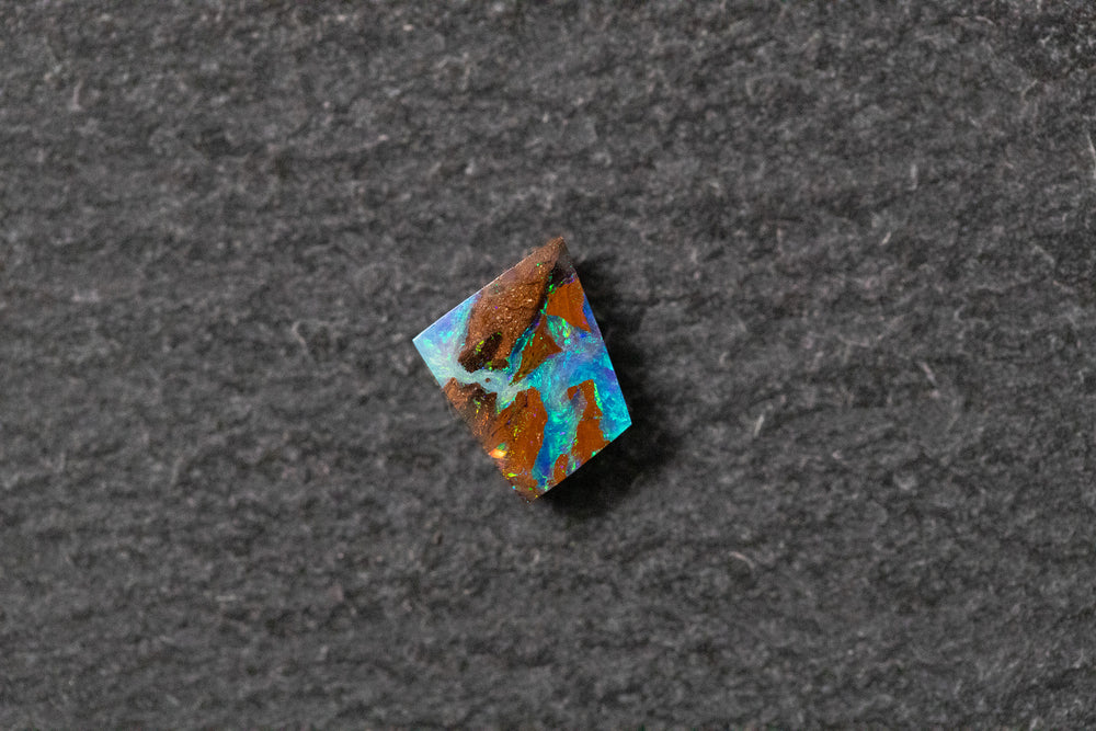 Holzopal, blau, grün, violett