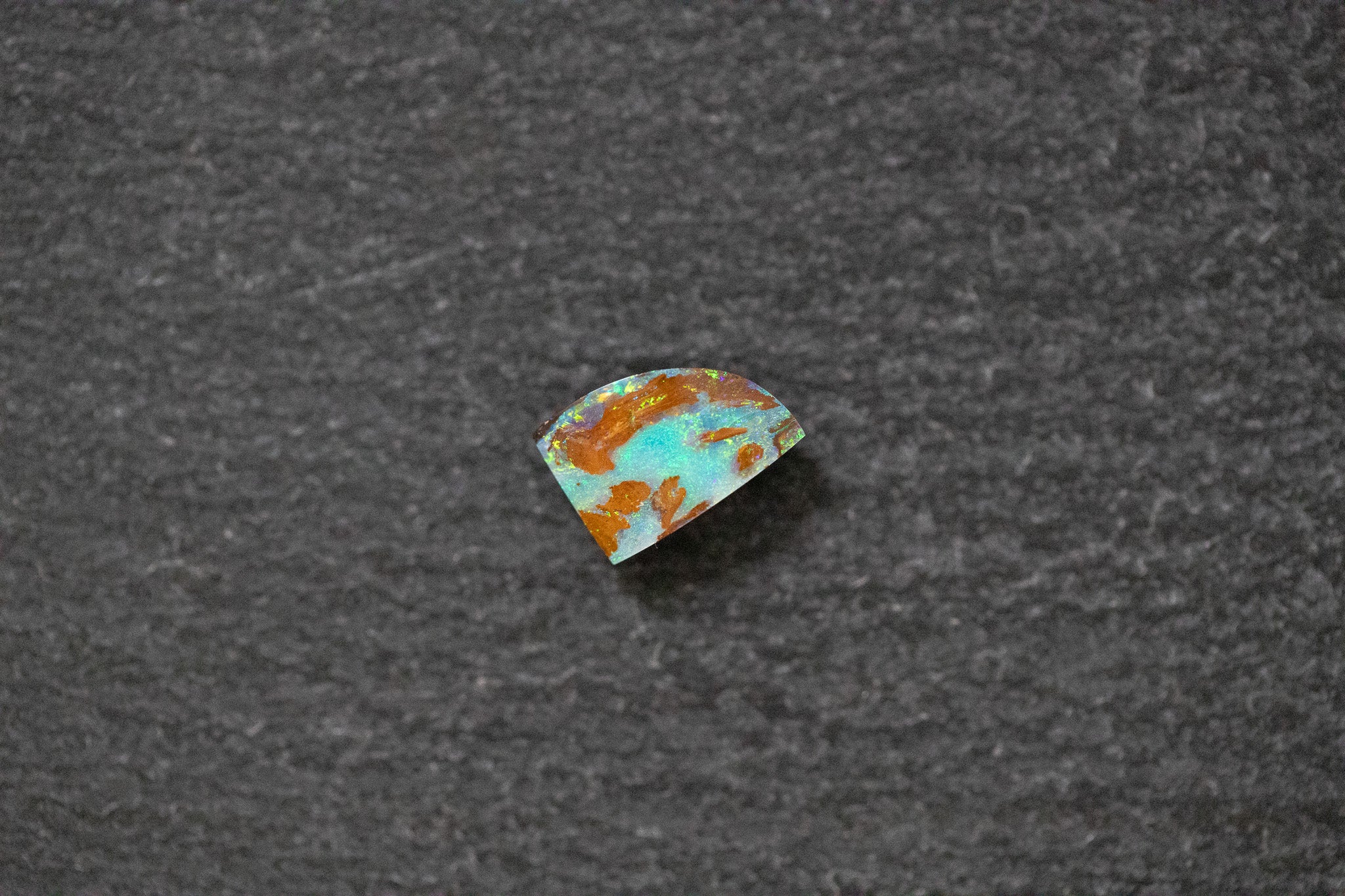 Holzopal in Fantasieform