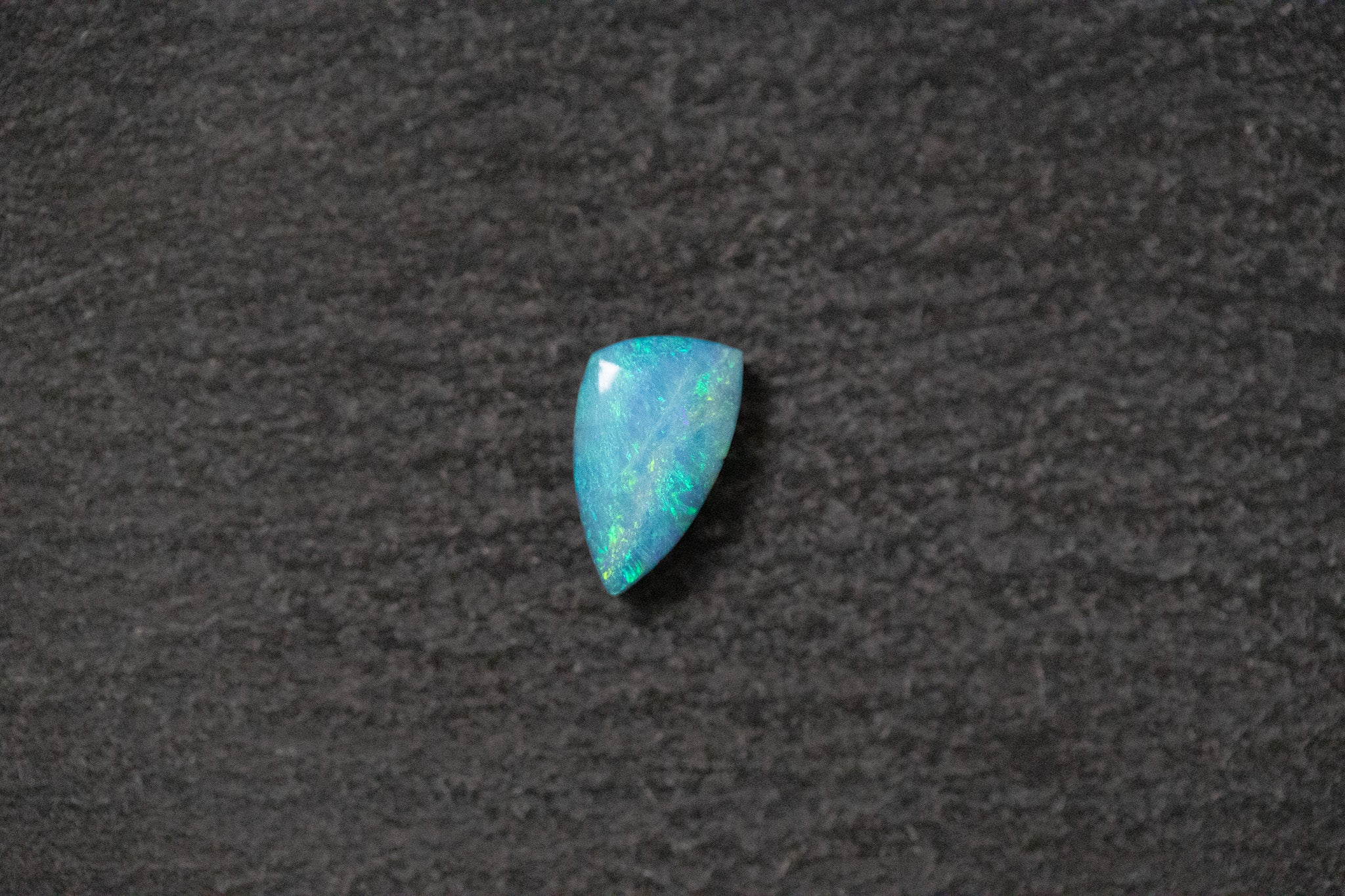Boulderopal in Fantasieform