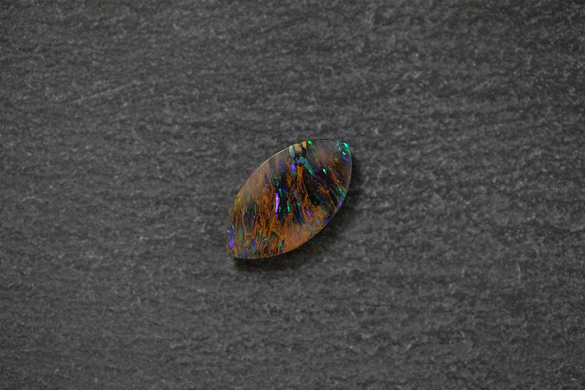 Holzopal in Fantasieform