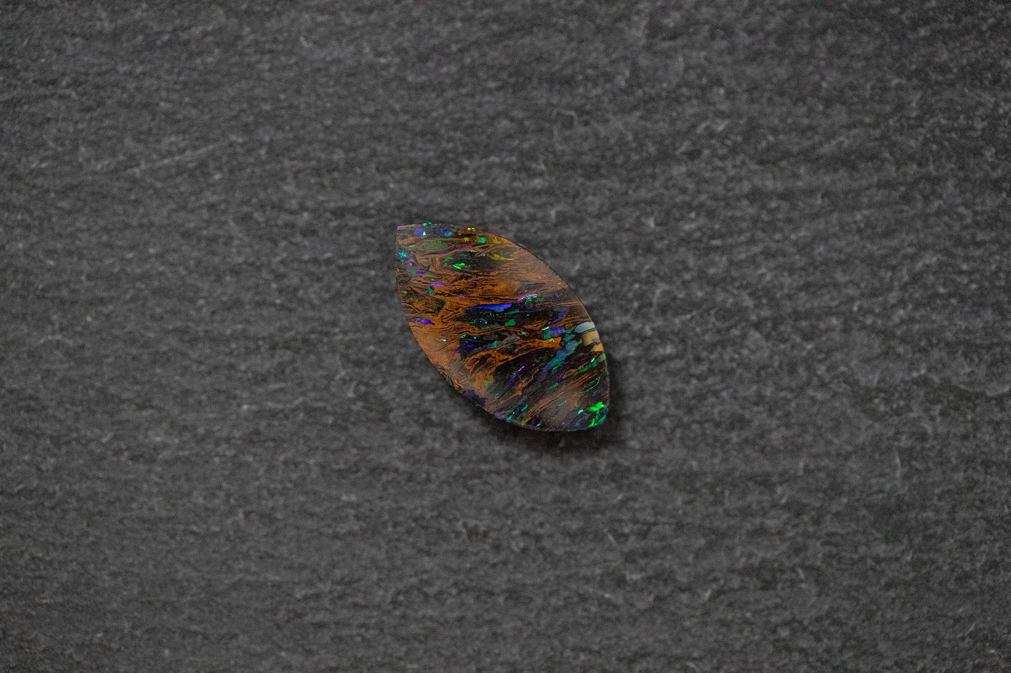 Holzopal in Fantasieform