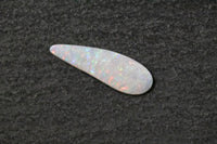 Weissopal,Fantasieform, blau, grün, rot