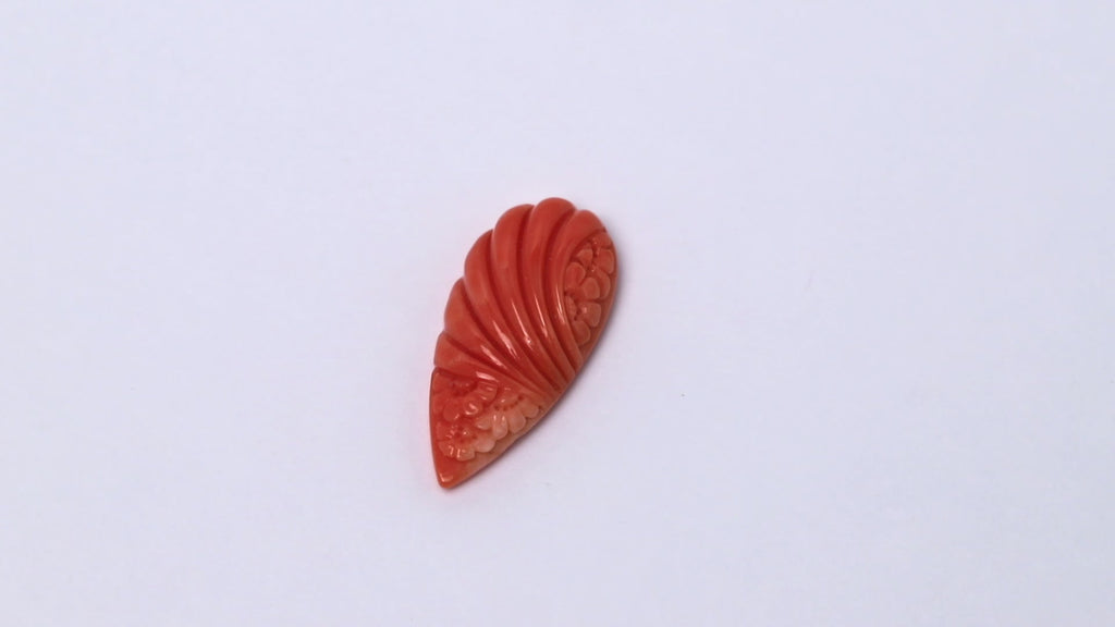 Koralle, tropfenförmig, graviert 