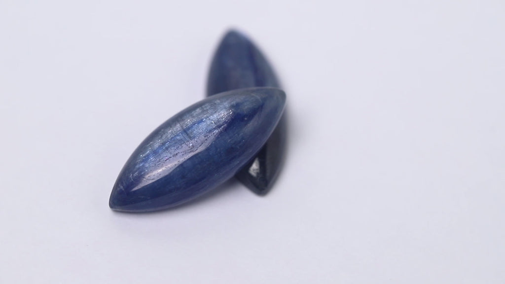 Disthen Paar, Navettenförmig, cabochon, blau