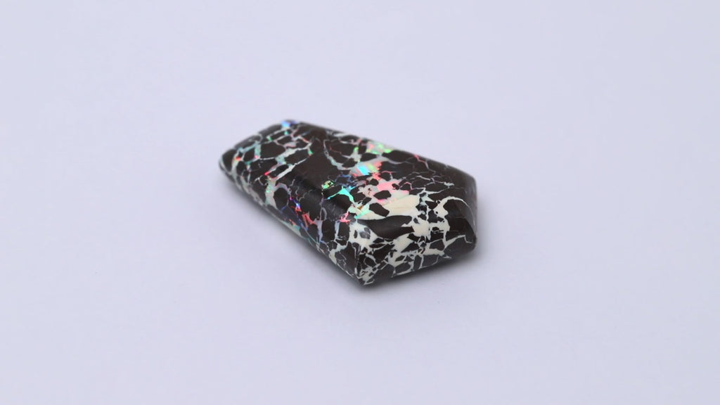 Boulderopal in Fantasieform