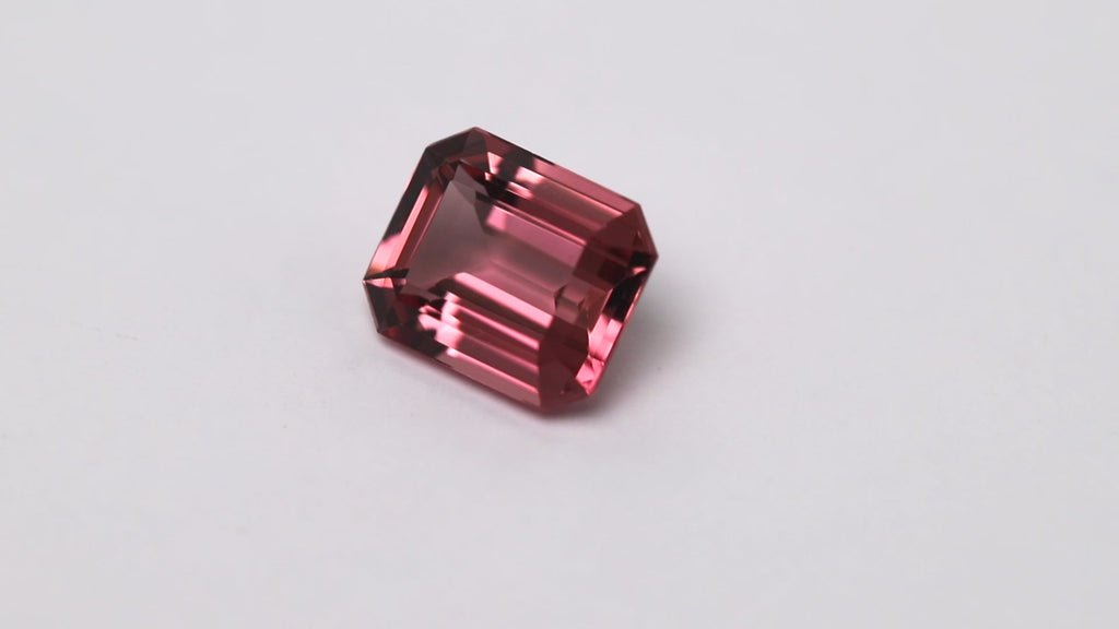 Turmalin, Achteck, facettiert in altrosa