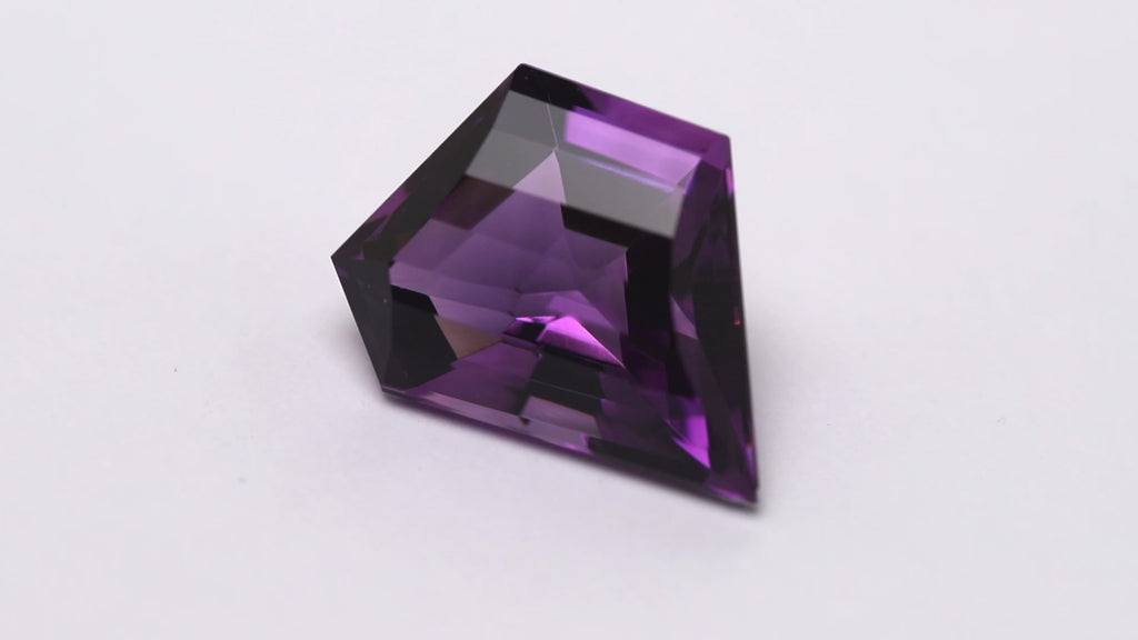 Amethyst, facettiert, fantasieform