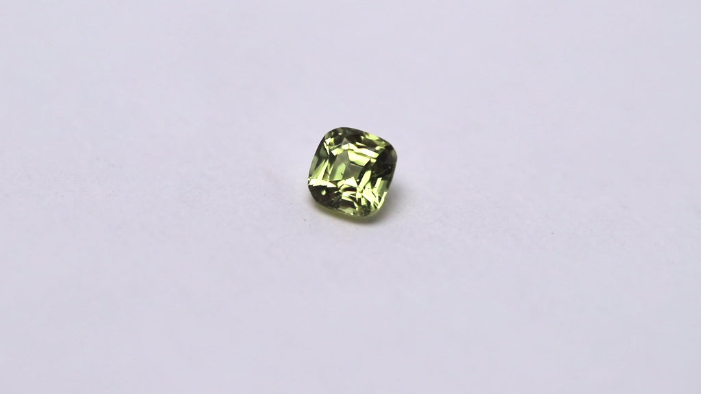 Saphir, gelb / grün, antik, Asscherschliff