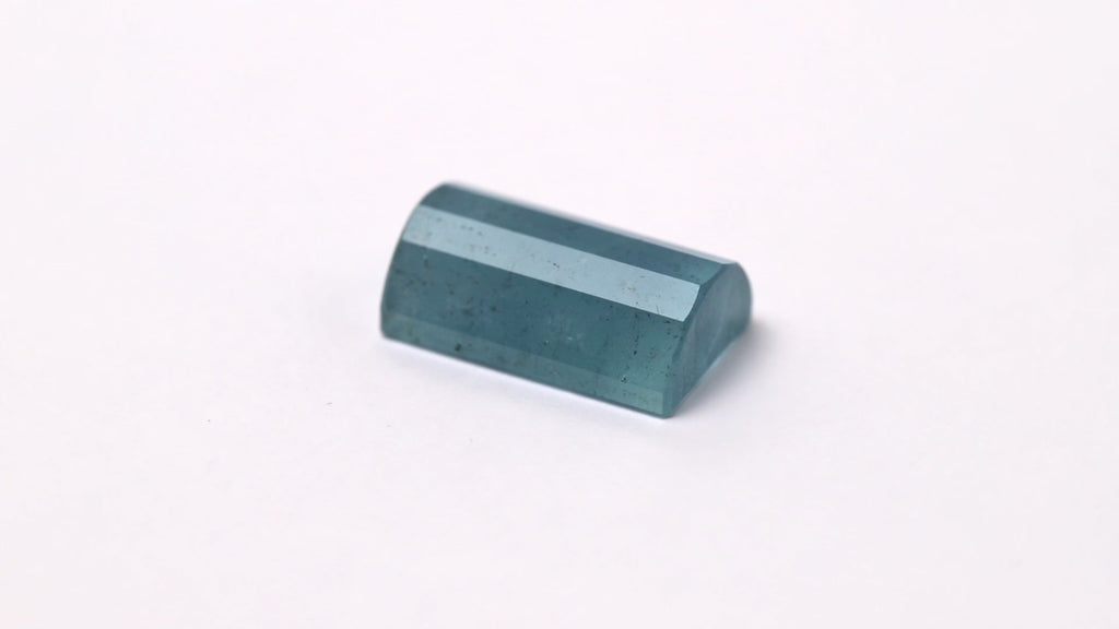 Aquamarin in Fantasieform, blau